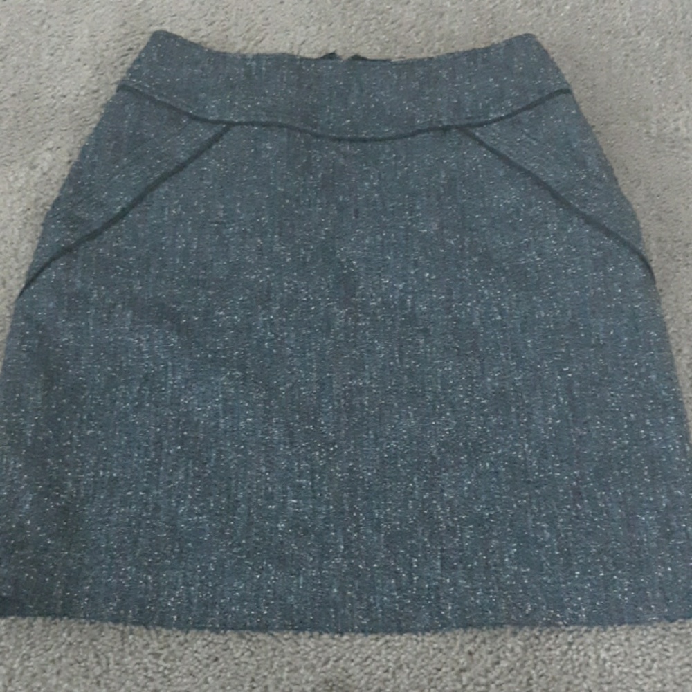 Taheri grey and white business skirt size 10